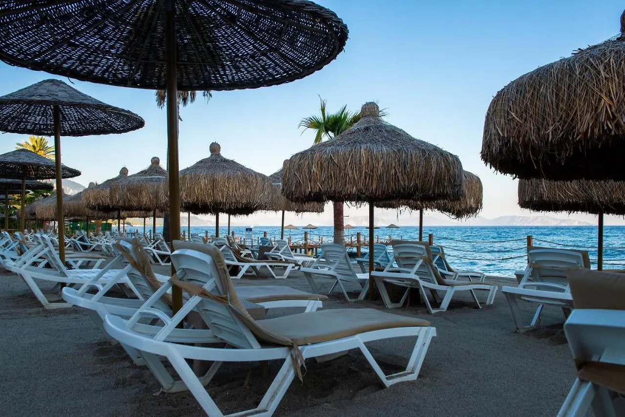 Hotel Akbulut & Spa Guzelcamlı 4*,
